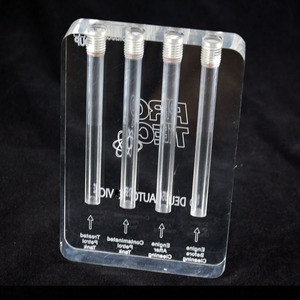 Support de comparaison d'huile moteur en acrylique transparent moderne avec quatre emplacements pour présenter les types d'huile moteur - Product Image 1