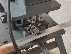 Nhôm đấm máy nhôm cửa sổ cửa khí nén đấm bản lề Máy làm PVC cửa sổ máy - Product Image 4