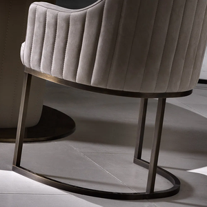 Silla de Comedor Exclusiva Italiana de Nubuck con Reposabrazos Metálicos, Sillón Moderno para Sala de Estar - Product Image 2