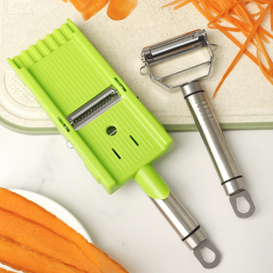 Éplucheur <span class=keywords><strong>de</strong></span> légumes 3-en-1 en acier inoxydable, trancheuse julienne avec plaque râpeuse, double lame, outil <span class=keywords><strong>de</strong></span> cuisine pour pommes <span class=keywords><strong>de</strong></span> terre, carottes, concombres - Product Image 2