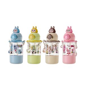 Botella de agua rosa de dibujos animados de 600 ml con correa y tapa de botón para niños, para viajes y uso al aire libre, libre de BPA, de plástico. - Product Image 5