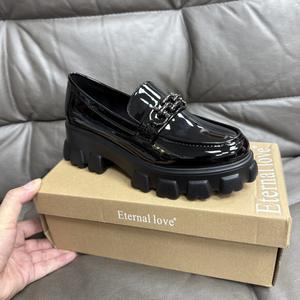 Mocassini Slip-on da <span class=keywords><strong>donna</strong></span> con tacco alto e tacco grosso stile britannico Versatile retrò con <span class=keywords><strong>borchie</strong></span> in metallo per <span class=keywords><strong>scarpe</strong></span> da <span class=keywords><strong>donna</strong></span> - Product Image 3