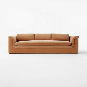 أريكة داخلية من ساسانيد الأكثر مبيعًا طراز ماردونز 103 بوصة بلون بني جملي من المخمل - Product Image 1