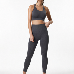 Ensemble de sport 2 pièces pour femme : Soutien-gorge de sport et leggings taille haute – Idéal pour le yoga, la gym et l'entraînement - Product Image 1