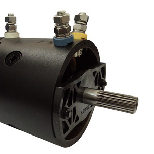 Motor de CC de la serie DS-2426 con montaje de brida de 130 mm, 2800 lb de torque, motor de cabrestante con escobillas totalmente encapsulado - Product Image 2