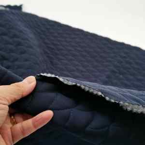 قماش خروج قطن 100% بلون كحلي كلاسيكي متوفر مع تصميم لحاف - Product Image 6