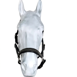 Harnais pour cheval avec quincaillerie métallique robuste, design de collier de tête réglable pour l'entretien des chevaux et les fournitures équestres - Product Image 1