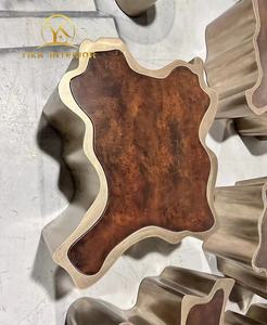 BOCA DO <span class=keywords><strong>LOBO</strong></span> Sala de estar Mesa de té de café Mesa de centro de tocón de diseñador Mesa de centro de sala de estar irregular dorada de acero inoxidable - Product Image 4