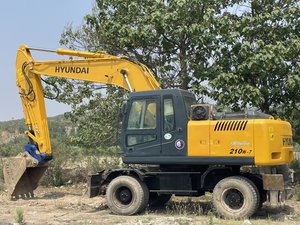 รถขุดไฮดรอลิกฮุนได รุ่น 210w-7 น้ำหนัก 21 ตัน พร้อมบุ้งกี๋ขุดขนาด 1.05 ลบ.ม. รถจักรกลหนักระดับมือสอง ราคาถูก รับประกัน 1 ปี - Product Image 2