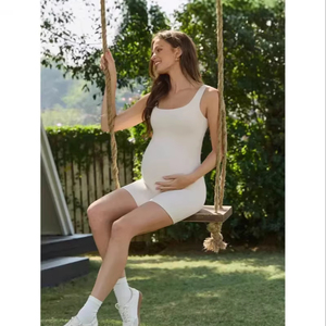 Mono de Yoga Premamá Transpirable Sin Costuras, Mono de Maternidad de Una Pieza con Cuello Cuadrado, Agradable al Tacto, para Todos los Trimestres - Product Image 1