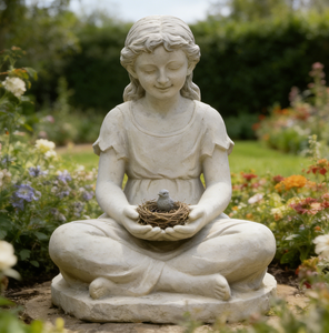 Estatua Artística de Niña Sentada para Jardín, Figura Decorativa de Resina para Niños para Césped y Patio Exterior, Escultura Lúdica de Comedero para Pájaros - Product Image 1