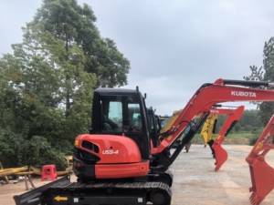 รถขุดมือสอง Kubota U55 ขนาด 5.5 ตัน นำเข้าจากญี่ปุ่น พร้อมใบรับรอง CE รถขุดขนาดเล็กแบบตีนตะขาบ Kubota U55 พร้อม Quick Coupler - Product Image 2