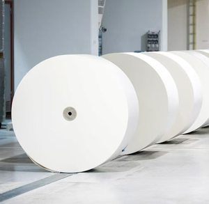 50 Gramos de Papel Kraft Blanco Brillante, Utilizado como Papel Protector para Ropa y Zapatos. Materia prima: Papel Kraft Blanco Brillante. - Product Image 3
