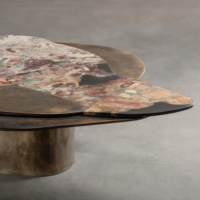 Table en marbre sur mesure, forme triangulaire, table basse irrégulière avec base en acier inoxydable pour la maison, l'hôtel, la villa, luxe