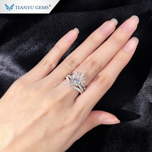 Tianyu Gems 2.0ct Moissanite Diamonds Estilo de lujo Venta caliente Juego de anillos de oro blanco - Product Image 4