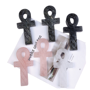 Fournisseur en gros de cristaux, cristal de quartz clair, forme de croix Ankh, gravé, poli, sculpture artisanale, collection de bijoux, baguette de cristal - Product Image 1