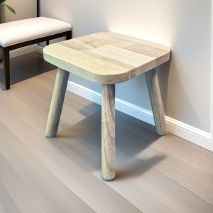 Mini tabouret rustique en bois massif - Siège en bois artisanal pour enfants et adultes, petit modèle - Product Image 2