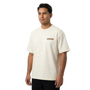 เสื้อยืดแขนสั้นสีขาวสำหรับผู้ชาย คอกลม ทรงปกติ ผ้าฝ้ายเจอร์ซีย์ 100% พิมพ์ลายตัวอักษร - Product Image 1