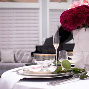 Mantel Redondo Blanco Resistente a las Arrugas <span class=keywords><strong>de</strong></span> Poliéster Resistente al Agua <span class=keywords><strong>de</strong></span> 108/120/132 Pulgadas <span class=keywords><strong>para</strong></span> Decoración <span class=keywords><strong>de</strong></span> Bodas, Fiestas, Comedores, Bufés y Cocinas - Product Image 4