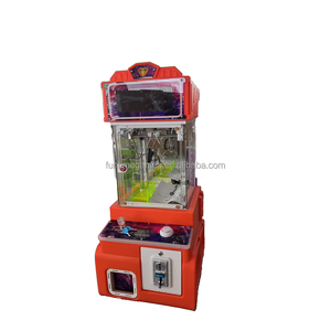 <span class=keywords><strong>Mini</strong></span> machine à griffes à LED avec écran d'affichage <span class=keywords><strong>Mini</strong></span> arcade Distributeur de prix de jouets en peluche à pièces - Product Image 3