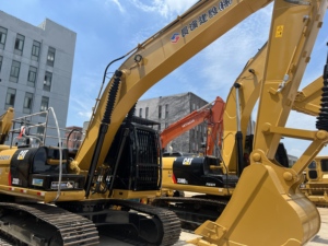 Excavatrice d'occasion CAT 320D2L à prix avantageux, moteur CAT C7.1 d'origine, système hydraulique stable, poids léger, 20 tonnes. - Product Image 3