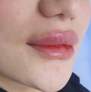 Naturellement dodu du <span class=keywords><strong>volume</strong></span> des lèvres Pouty Tingling Hydratant Lip <span class=keywords><strong>Filler</strong></span> Lip Plumper Gloss Private Label - Product Image 5