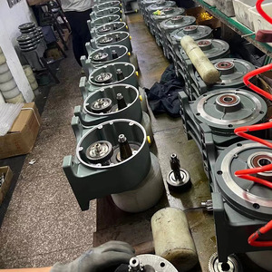 Nouveau Moteur à Engrenages Hélicoïdaux Original Rapport 31.4 Ch/cv 85-18000 N.m Longue Durée de Vie pour Traitement de l'Eau Personnalisé OEM ODM Vente en Gros - Product Image 6