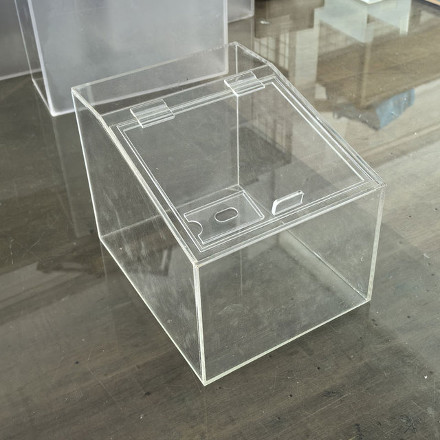 Customized Clear Acrylic Gift Box Display Rack Bulk Transparent Specialty Store Stand for Candy Food Box Excellent for Display