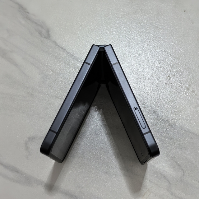 High Quality Fold Screen Android Mobile Phone Z Flip 7 Screen Foldable Phone Used Z Flip 7 Phone