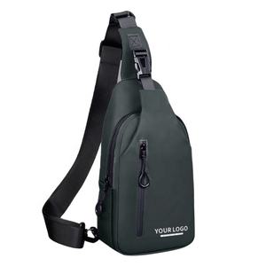 Sac bandoulière de poitrine imperméable de haute qualité avec logo personnalisé pour hommes – Idéal pour les voyages et les activités de plein air - Product Image 1