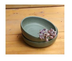 Plato de Cena de Cerámica Hecho a Mano con Diseño Tribal, Tazón Profundo para Sopa o Pasta, Esmaltado en Verde, Apto para Microondas - Product Image 4