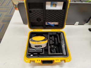 ระบบระบุตำแหน่งระดับเซนติเมตรระดับมืออาชีพ Unistrong G970II Pro Set Gnss E-survey E600 RTK - Product Image 1