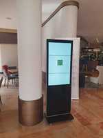 Lecteur publicitaire numérique Android Wifi LCD sur pied, totem, kiosque, écran publicitaire vertical numérique LCD