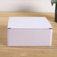 Boîte d'expédition pliable en carton ondulé blanc pour l'emballage de petits articles et cadeaux