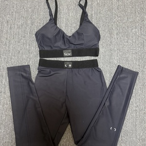 Nouvel ensemble de sport et yoga d'été 2 pièces pour le commerce extérieur : débardeur uni respirant + leggings élastiques ajustés - Product Image 5