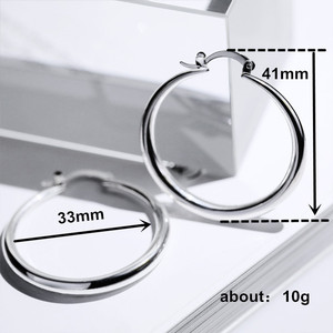Aros Clásicos Redondos Hipoalergénicos, Aros Modernos, Joyería Ligera, Regalo para Ella, Aros Hechos a Mano de Cobre Puro - Product Image 6