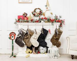 Nuovo Arrivo FYC: Sacchetto Regalo Natalizio Personalizzabile con Monogramma in Morbida Pelliccia Sintetica, Ornamento per Caminetto Festivo - Product Image 2