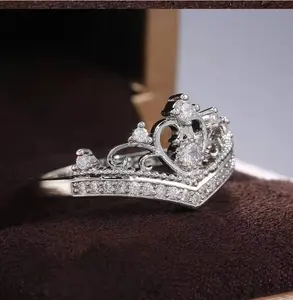 新设计的手指戒指运动婚礼乐队Keep蛇形硅胶结婚戒指女戒指珠宝流行Pantone礼品