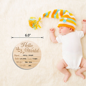 Placa personalizada para celebración de un mes de edad del bebé, tablero de madera para anuncio de nacimiento, ¡Hola Mundo! - Product Image 4