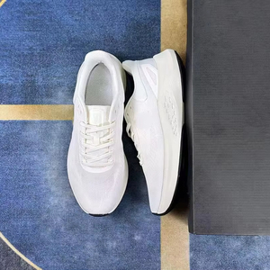 Nouvelles baskets de créateur 2026 de haute qualité, respirantes, pour hommes, chaussures de marche décontractées et de course. - Product Image 4