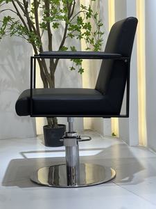 2025 Offre Spéciale <span class=keywords><strong>professionnel</strong></span> en cuir synthétique en acier inoxydable luxe Portable noir marron style chaise de barbier atelier de cheveux - Product Image 3