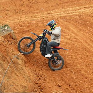 Potente Motocicleta Eléctrica de 3000W con Motor sin Escobillas, 72V 30Ah y Batería Extraíble - Product Image 2