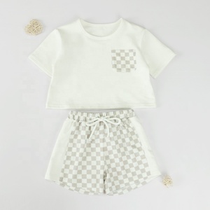 Ensembles de vêtements pour enfants à motif de damier mélange de coton 3-8 ans avec taille réglable pour des vêtements d'été décontractés et de plein air - Product Image 6