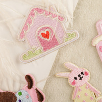 Patchs brodés adhésifs personnalisés mignons de dessins animés pour vêtements d'enfants, sacs à dos, chapeaux, appliques en chenille DIY, badges, vente en gros OEM ODM