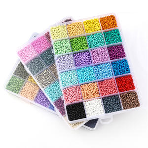 Venta al por mayor, accesorios trenzados de 24 colores, cuentas de vidrio de 3mm y juego de cubos del alfabeto para hacer pulseras y collares de <span class=keywords><strong>Amistad</strong></span> DIY - Product Image 1