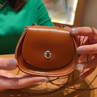 Mini sac bandoulière vintage en cuir PU, petite pochette pour femmes, porte-écouteurs, porte-monnaie, pochette pour collier