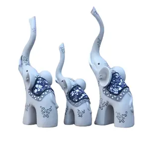 Una familia de tres elefantes decorados piezas decorativas de resina accesorios Retro Para el hogar creativos