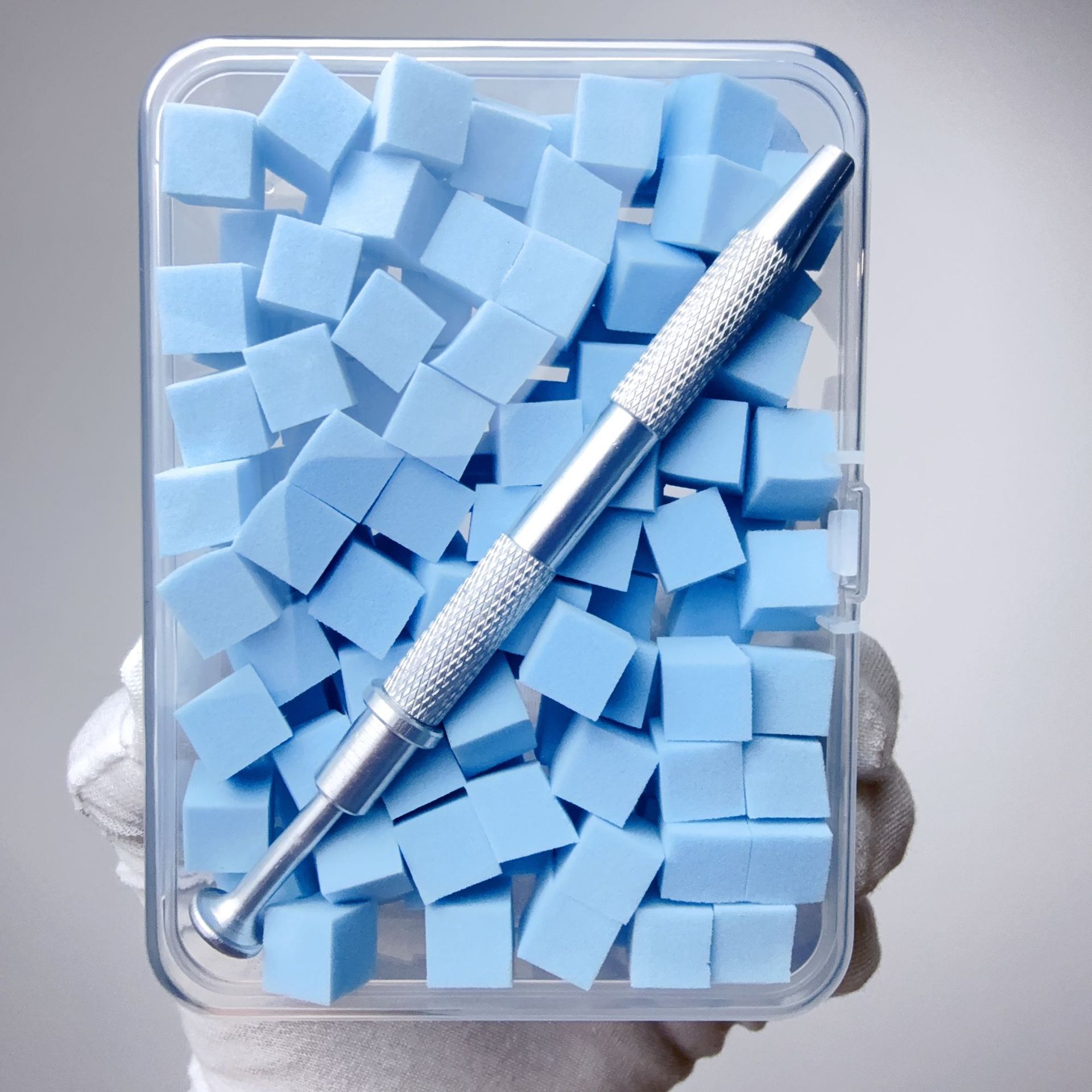 100 pieces of cotton swabs in a box with pen [blue]