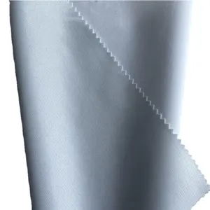批发来自中国的定制三层涤纶氨纶150gsm软布供应商，用于夹克