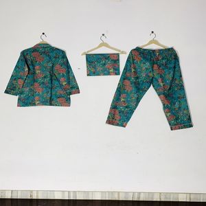 Conjunto de Pijama Floral Estampado a Mano de Primera Calidad - Ropa de Dormir de Algodón Artesanal, Ropa de Dormir y de Estar por Casa de Verano Estilo Bohemio para Mujer, Regalo - Product Image 4